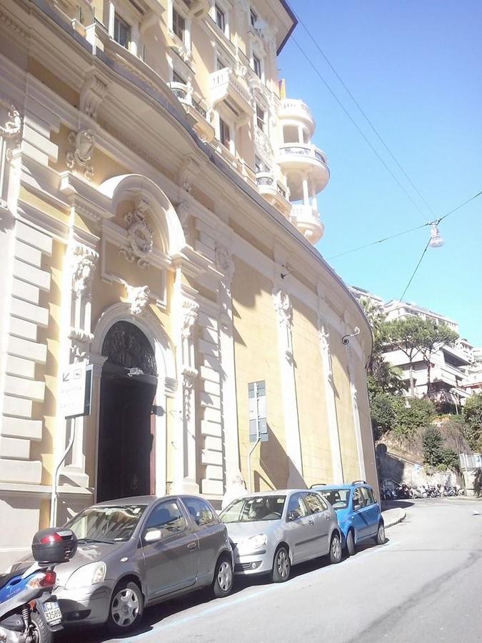 Argentina House Acomodação com café da manhã Génova Exterior foto